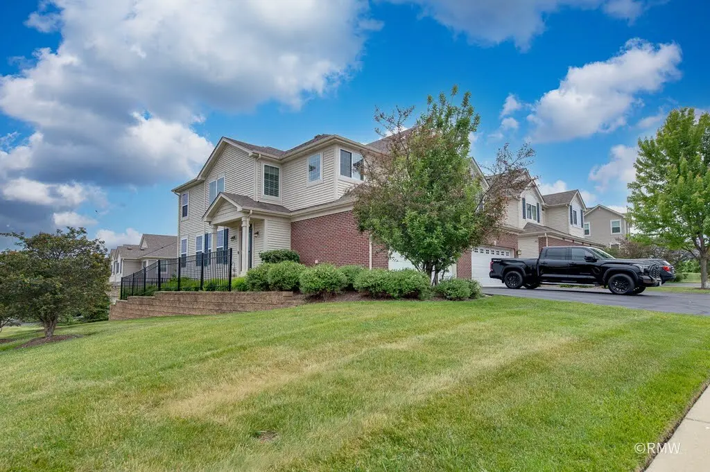 9810 Cummings ST, Huntley, IL 60142