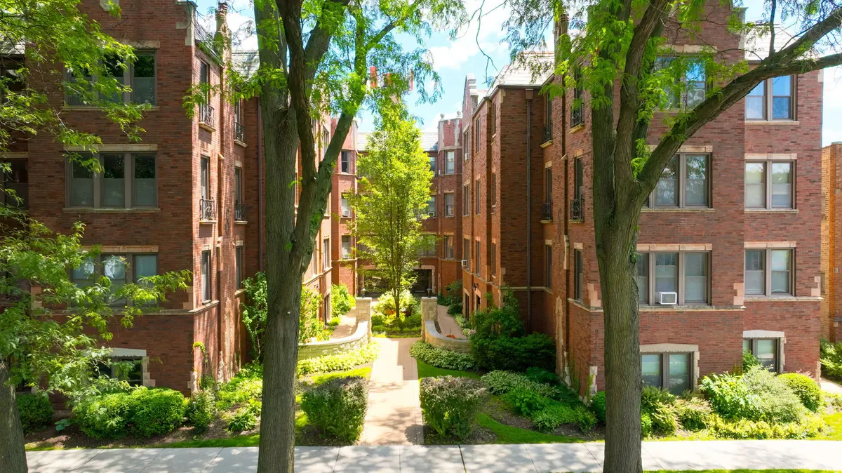 6751 N Artesian AVE #1C, Chicago, IL 60645