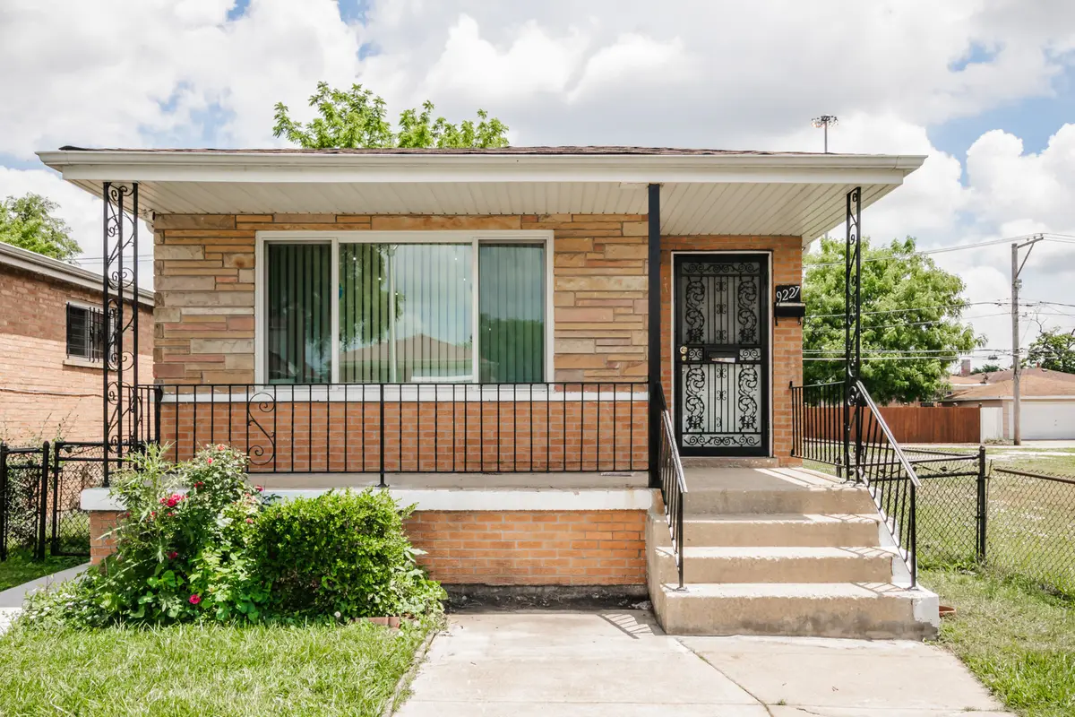 9227 S Perry AVE, Chicago, IL 60620