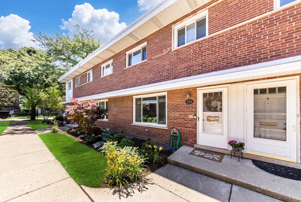 336 S Maple ST, Mount Prospect, IL 60056