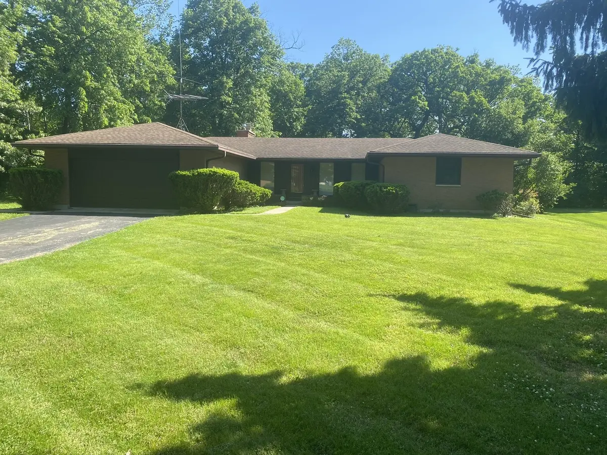 36W527 Oak Hill DR, West Dundee, IL 60118
