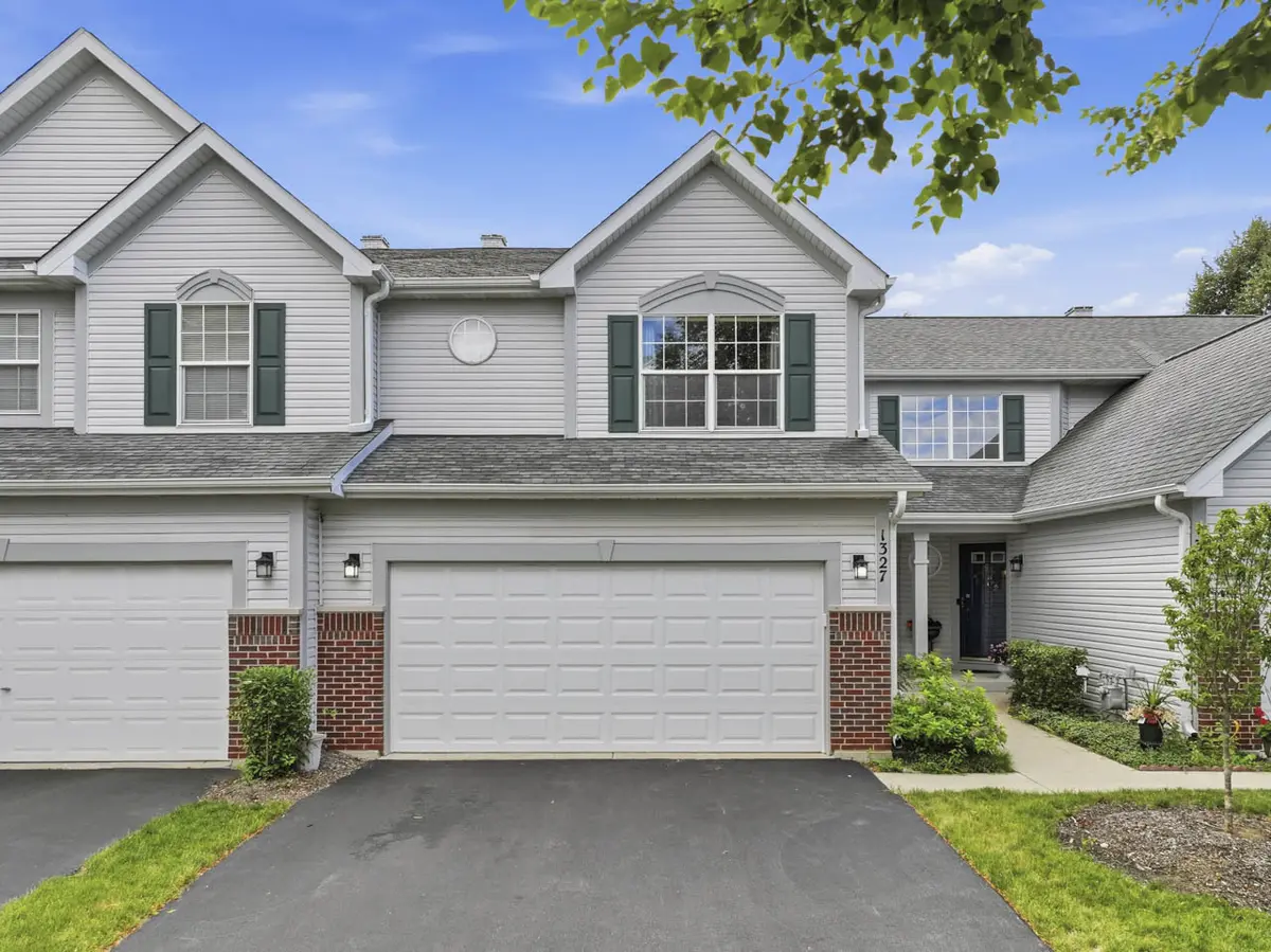 1327 Filly LN, Bartlett, IL 60103