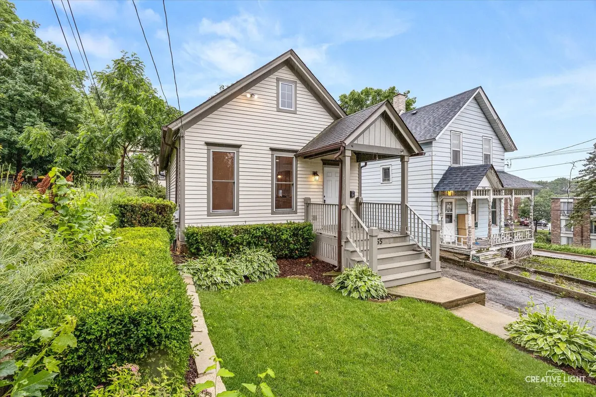 255 Bartlett PL, Elgin, IL 60120