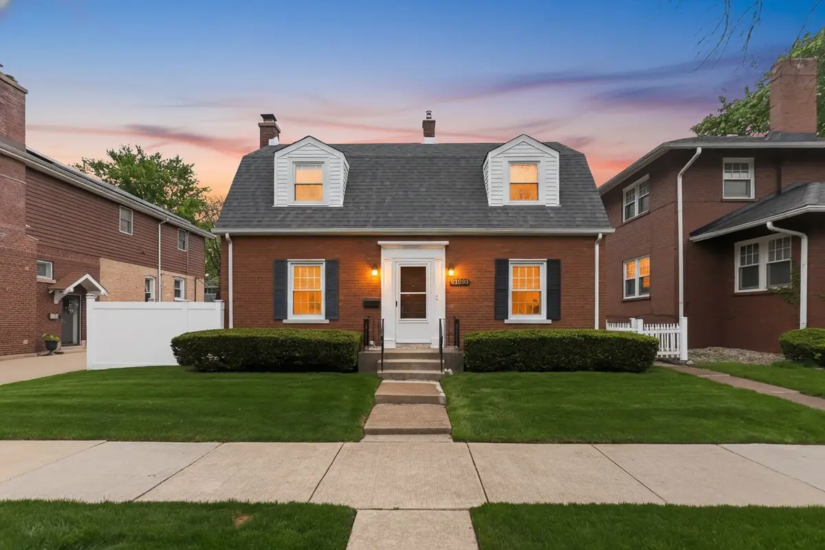 10551 S Bell AVE, Chicago, IL 60643