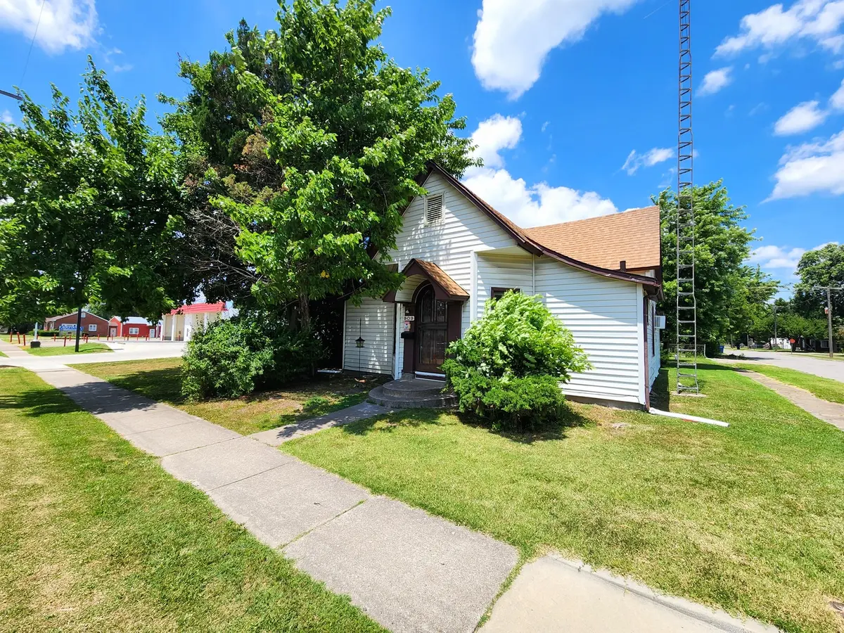 909 E Main ST, West Frankfort, IL 62896
