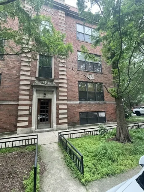 1967 W Cullom AVE #3, Chicago, IL 60613