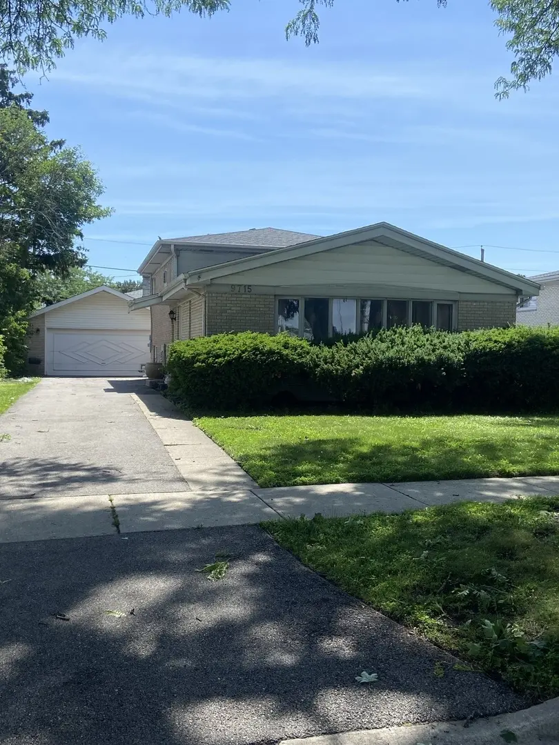 9715 Le claire AVE, Skokie, IL 60077