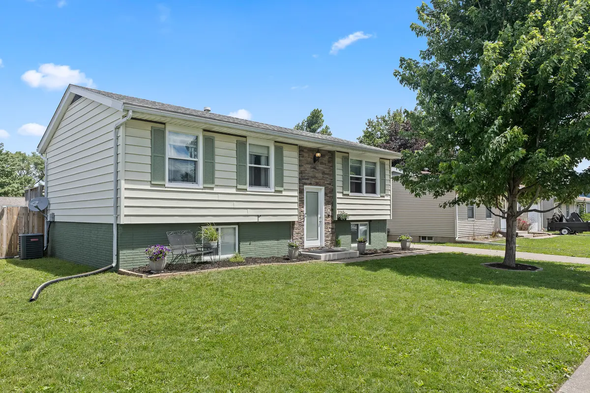 3548 W 30th ST, Davenport, IA 52804