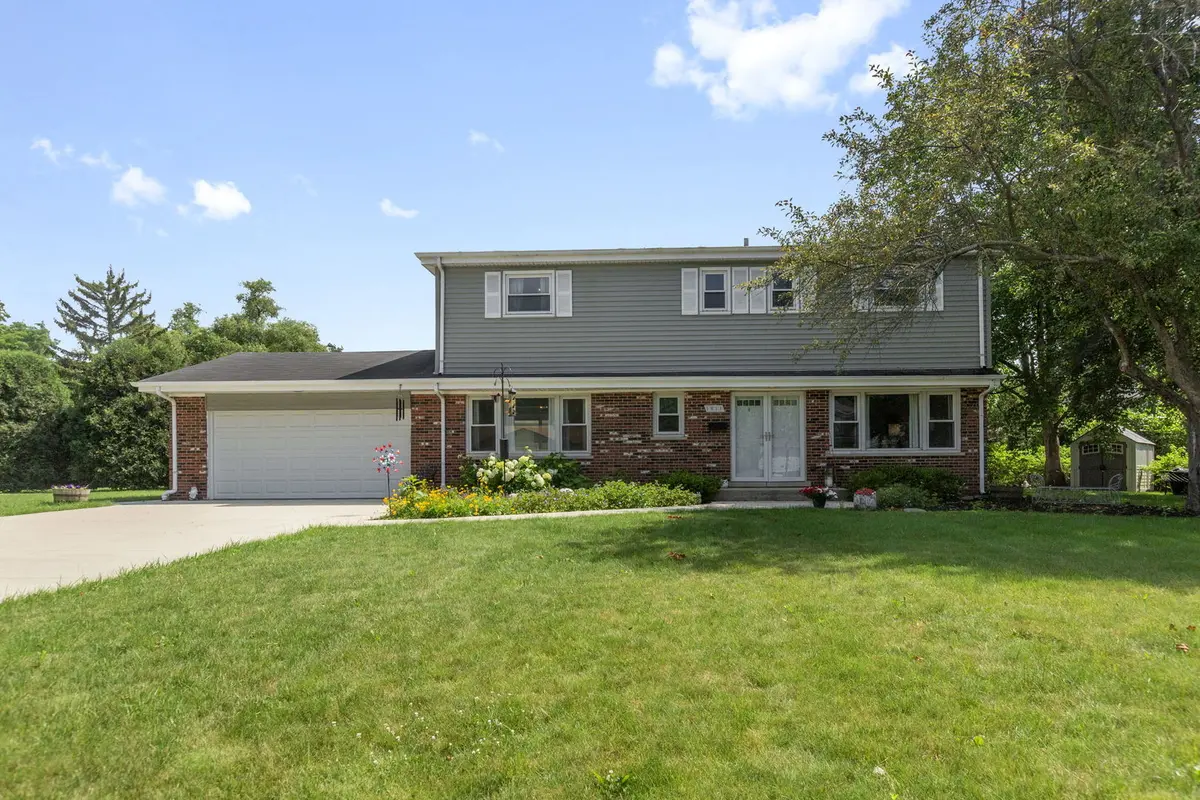 1211 W Marion RD, Arlington Heights, IL 60004