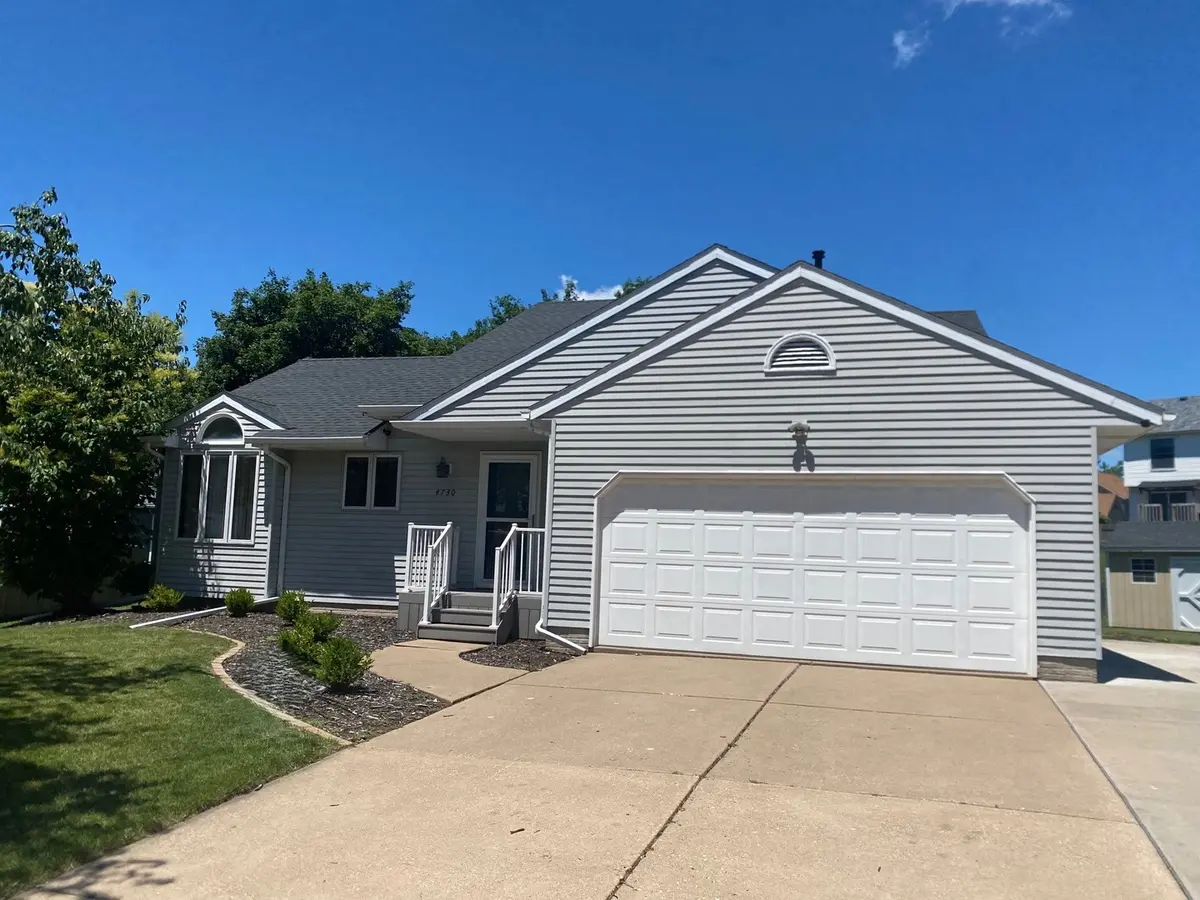 4730 Lockwood CT, Bettendorf, IA 52722