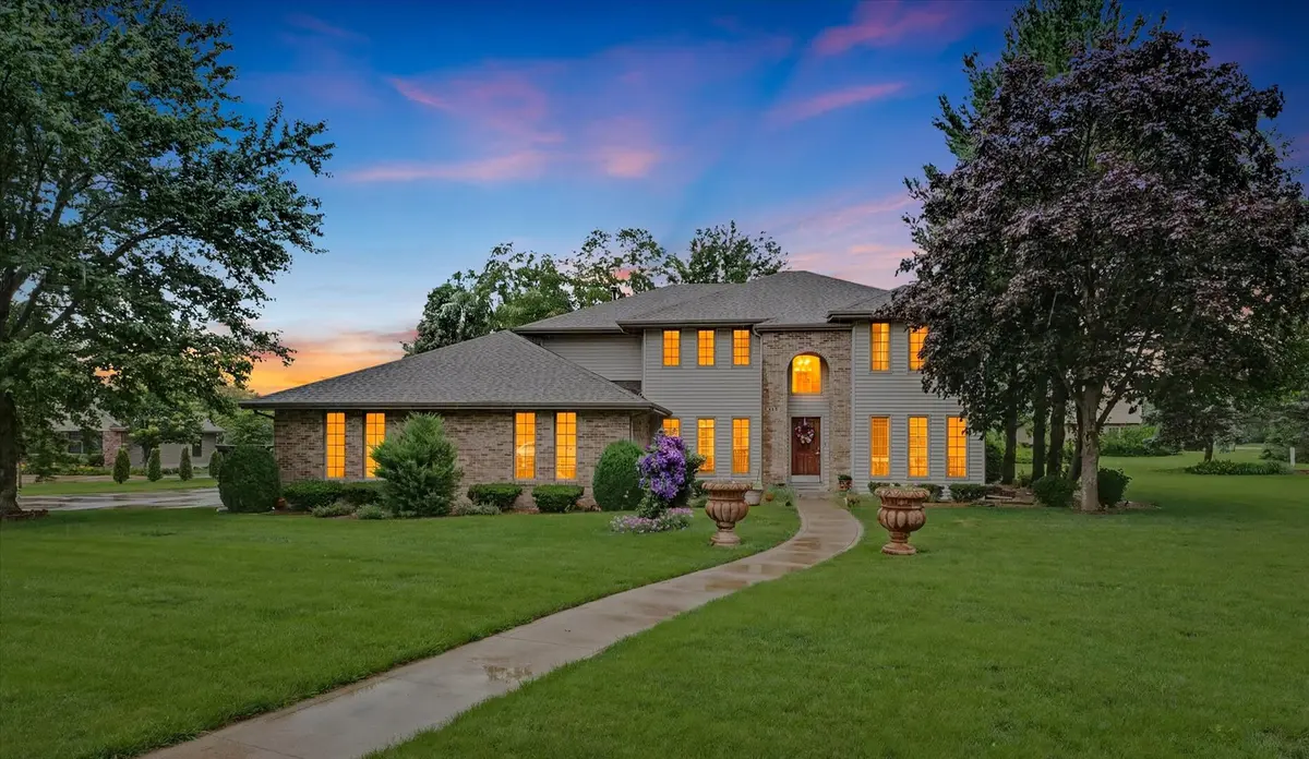 402 HOLLY RIDGE CT, St. Joseph, IL 61873