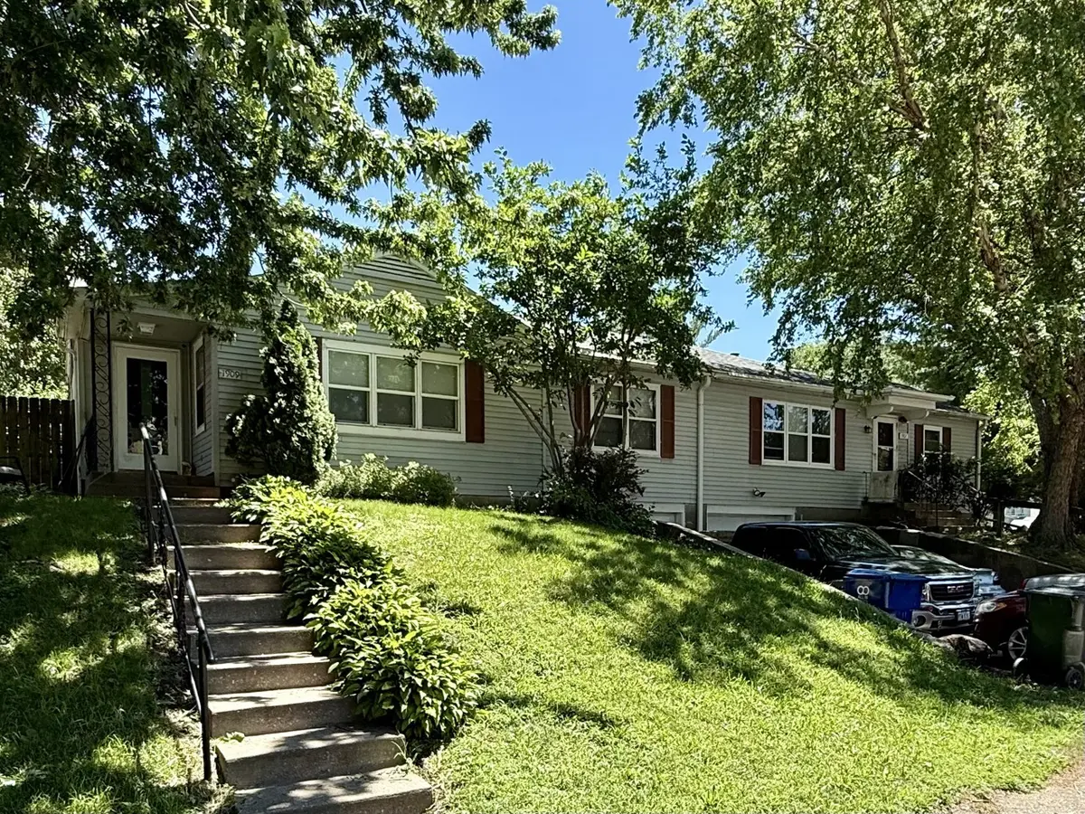 1907 - 1909 Grand AVE, Davenport, IA 52803