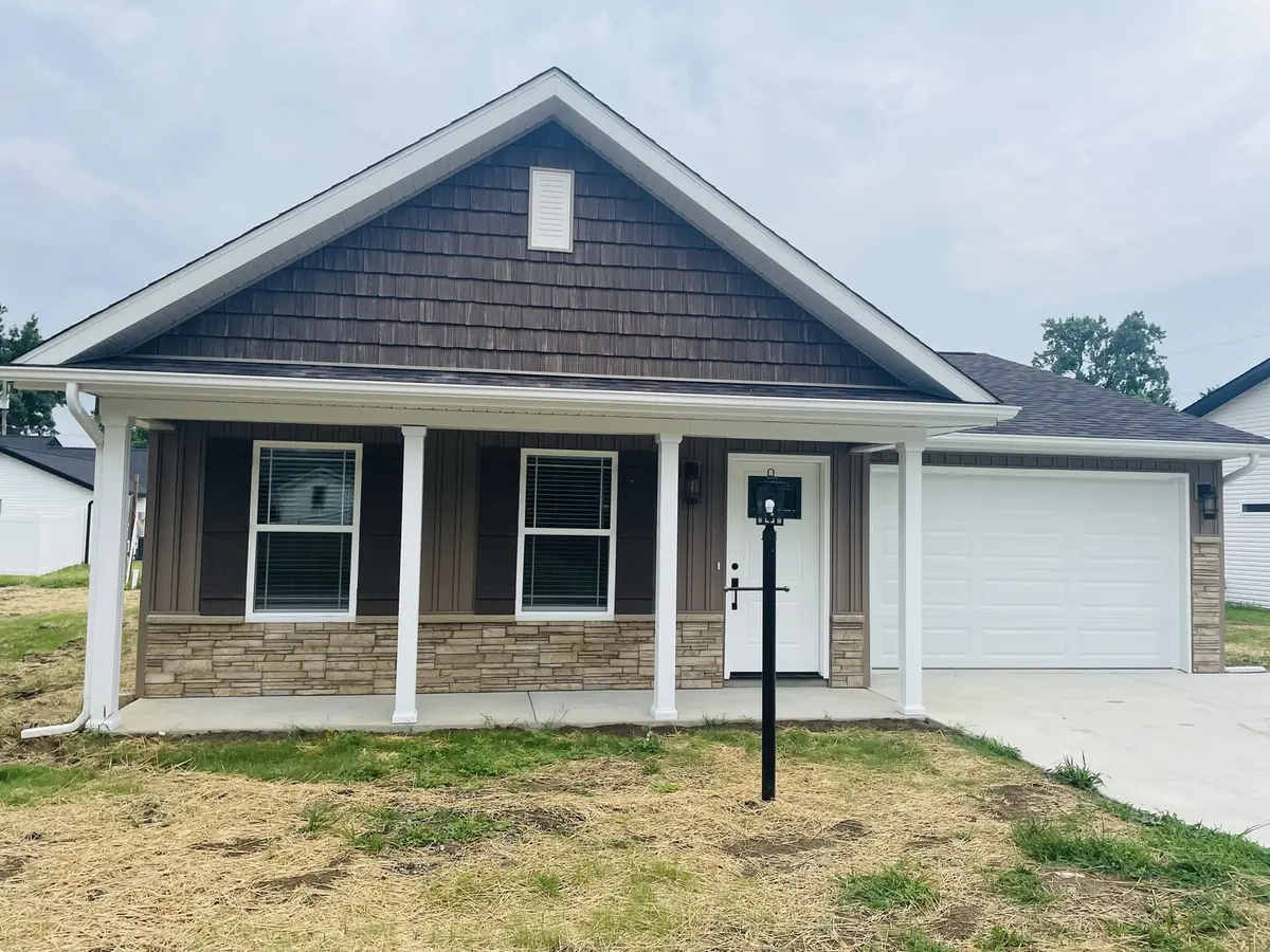 1501 B N Russell ST, Marion, IL 62959