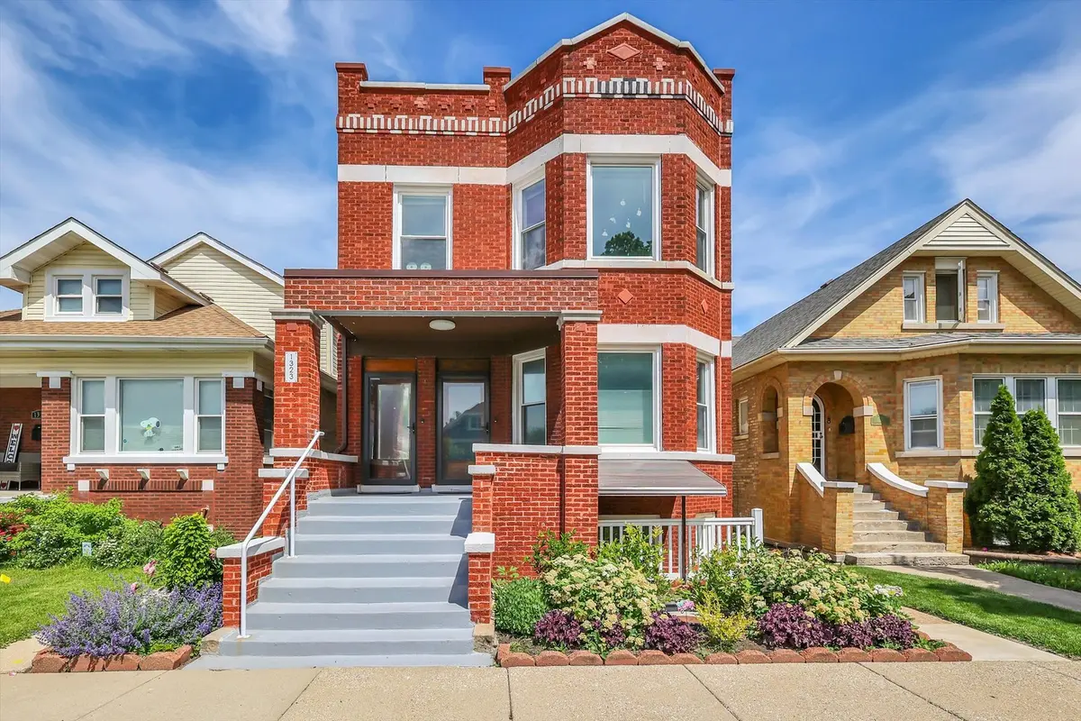 1323 Gunderson AVE, Berwyn, IL 60402
