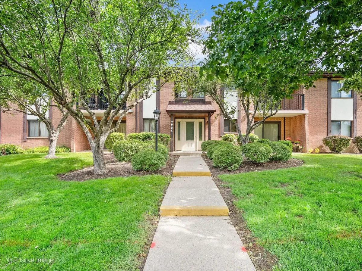 2228 Wharf DR #1406, Woodridge, IL 60517