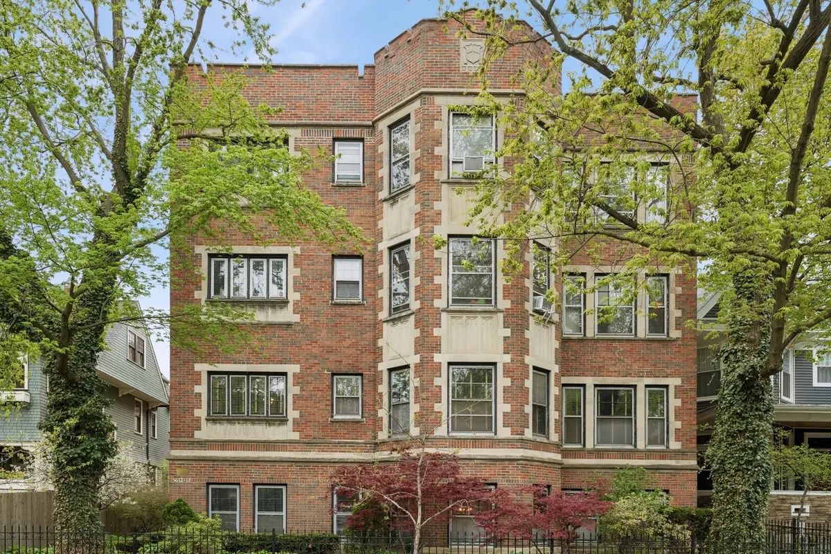 5618 S Blackstone AVE #2, Chicago, IL 60637