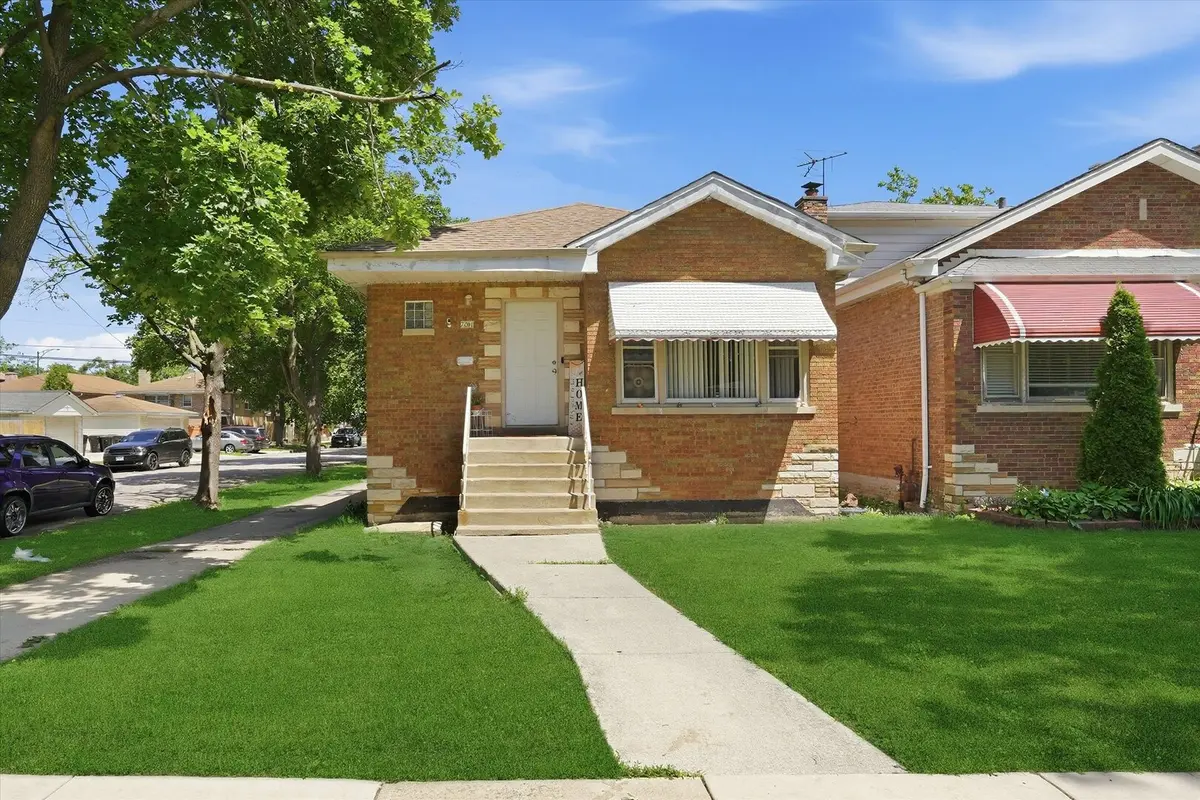 7201 S Sawyer AVE, Chicago, IL 60629