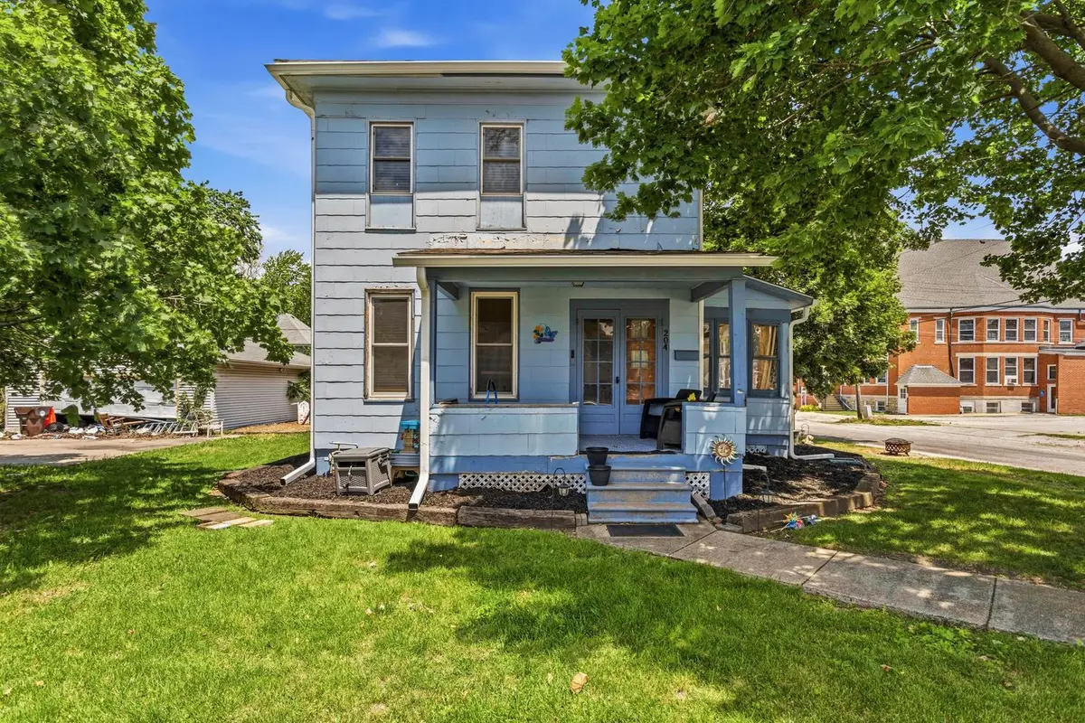 204 W Green ST, Farmer City, IL 61842