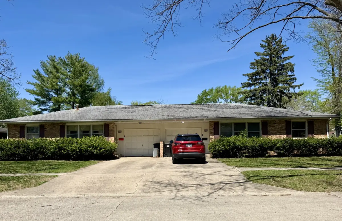 1004 Shurts ST, Urbana, IL 61801