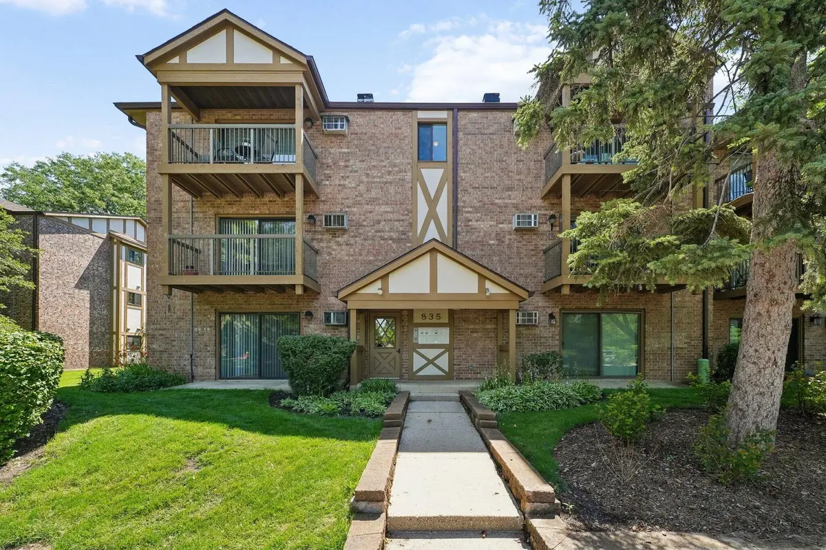 835 S Dwyer AVE #A, Arlington Heights, IL 60005