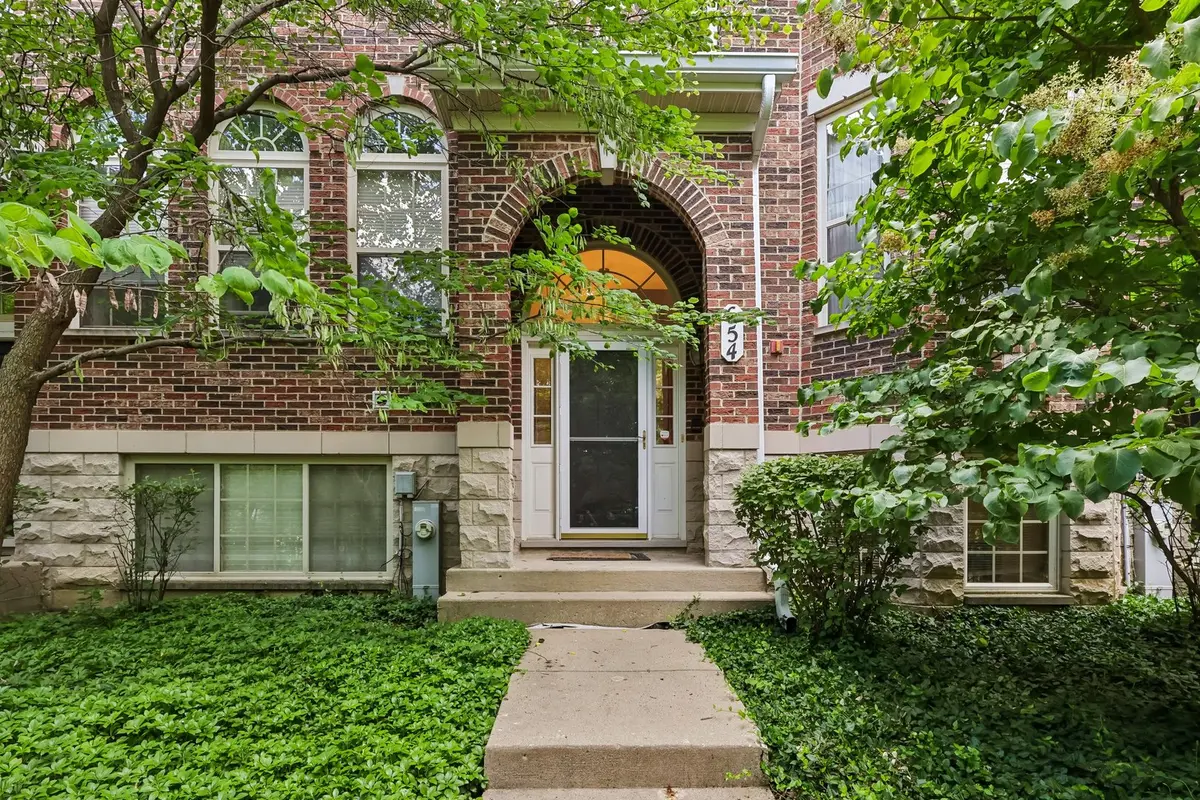654 Astor LN, Wheeling, IL 60090