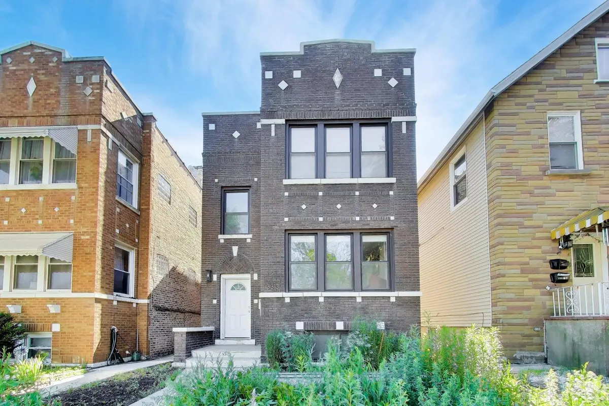 3313 N Kenneth AVE, Chicago, IL 60641