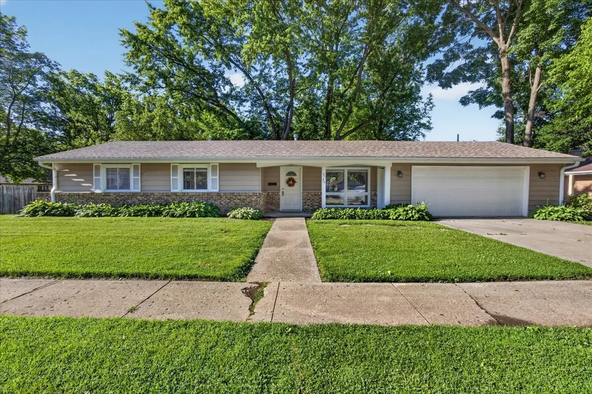 3735 Highcrest RD, Rockford, IL 61107