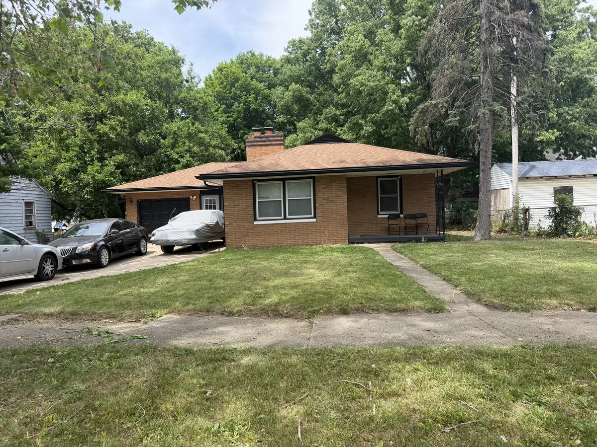 2109 W Millman ST, Peoria, IL 61605