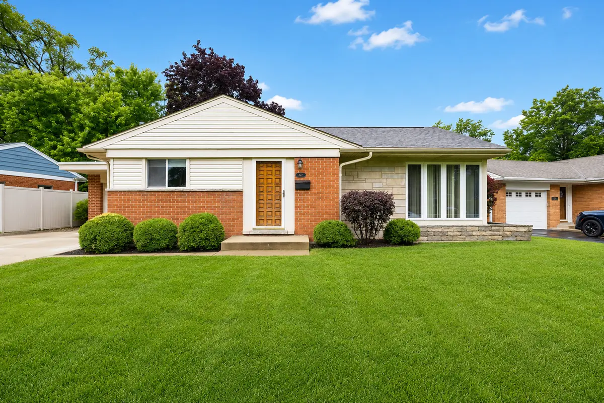 427 E Atwater AVE, Elmhurst, IL 60126