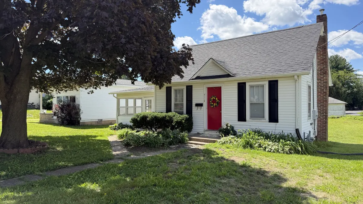 411 E NORTH ST, Morrison, IL 61270