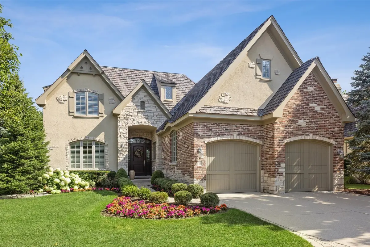 64 Forest Gate CIR, Oak Brook, IL 60523