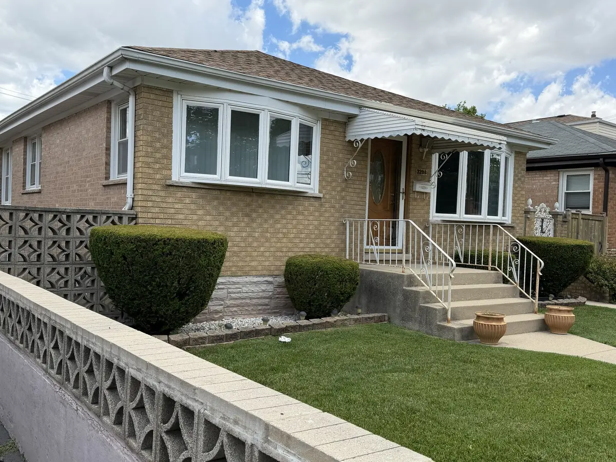 3208 N Hawthorne ST, Franklin Park, IL 60131