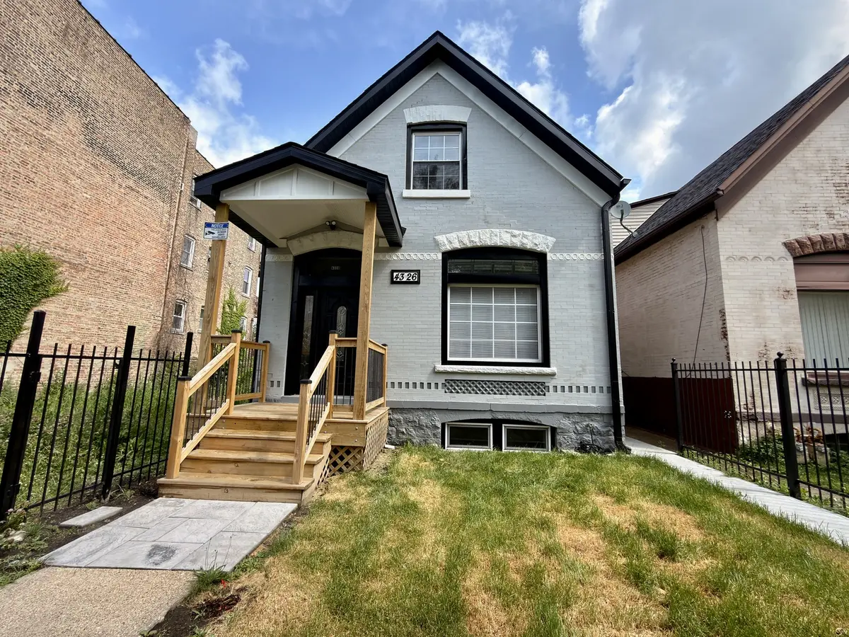 4326 W Washington BLVD, Chicago, IL 60624