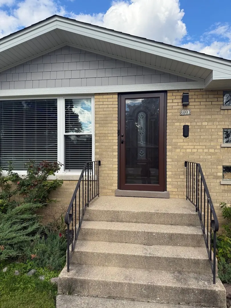 8003 Menard AVE, Burbank, IL 60459