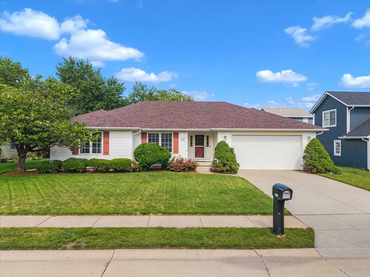 4421 Oak ST, Davenport, IA 52806