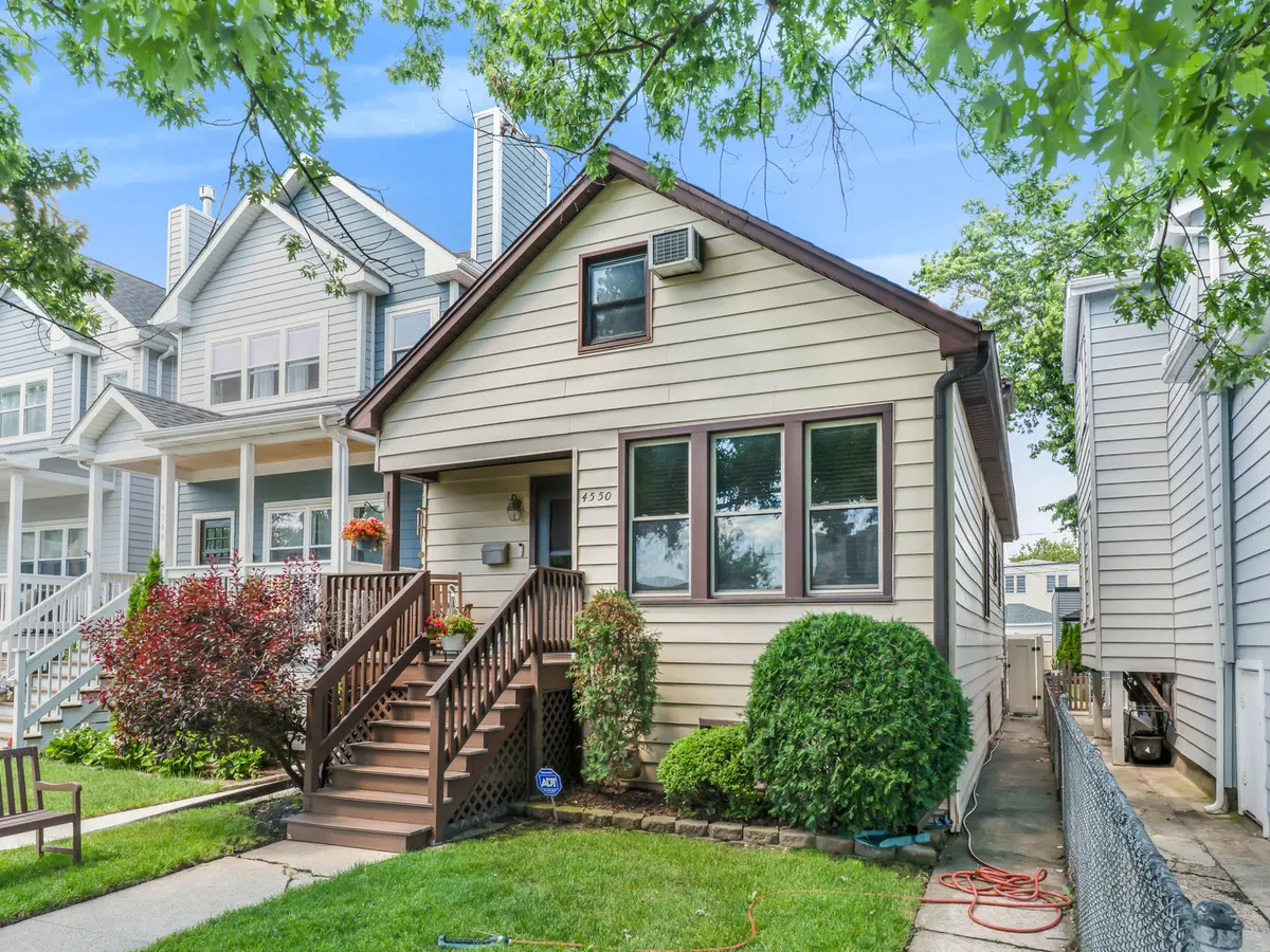 4550 N Kildare AVE, Chicago, IL 60630
