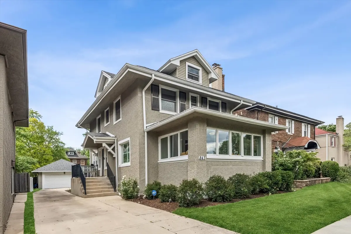 843 N East AVE, Oak Park, IL 60302