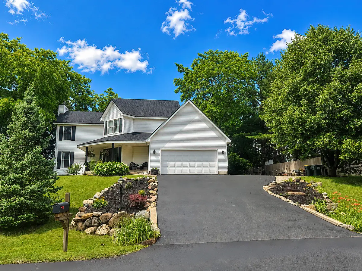 2412 Elk DR, Spring Grove, IL 60081