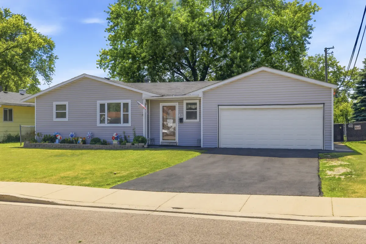 41 Austin AVE, Carpentersville, IL 60110
