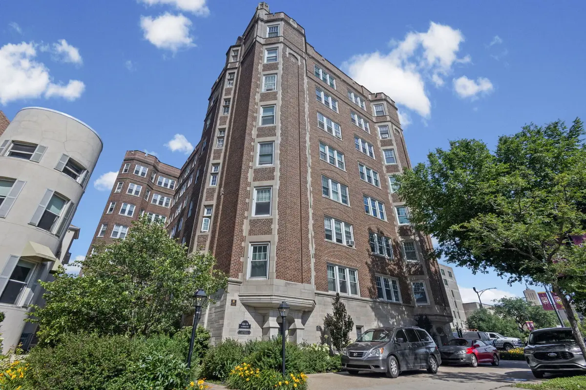 6334 N Sheridan RD #1E, Chicago, IL 60660