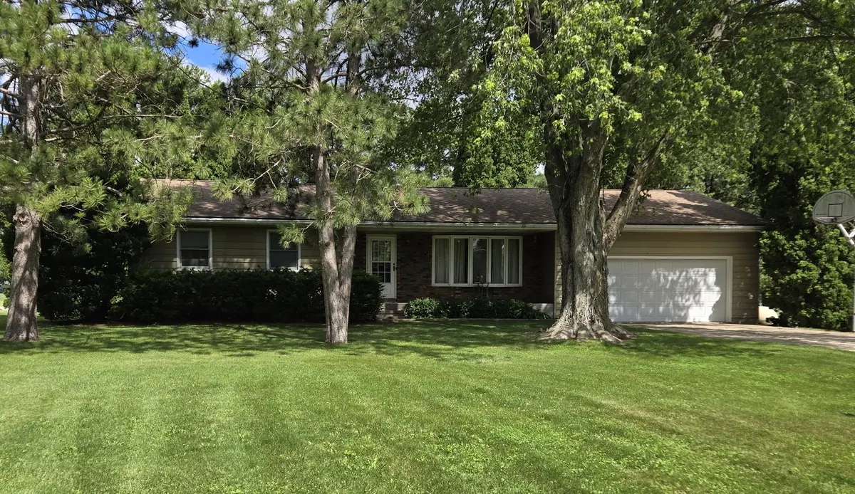 6428 S Oakwood LN, Polo, IL 61064