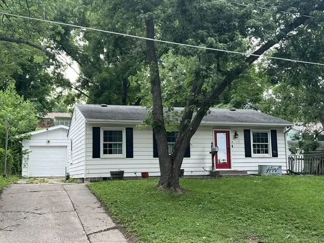 3014 W 1st ST, Davenport, IA 52804
