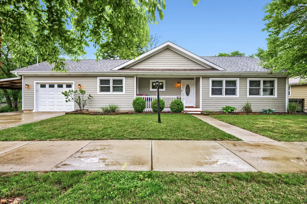 17 Willow ST, Algonquin, IL 60102