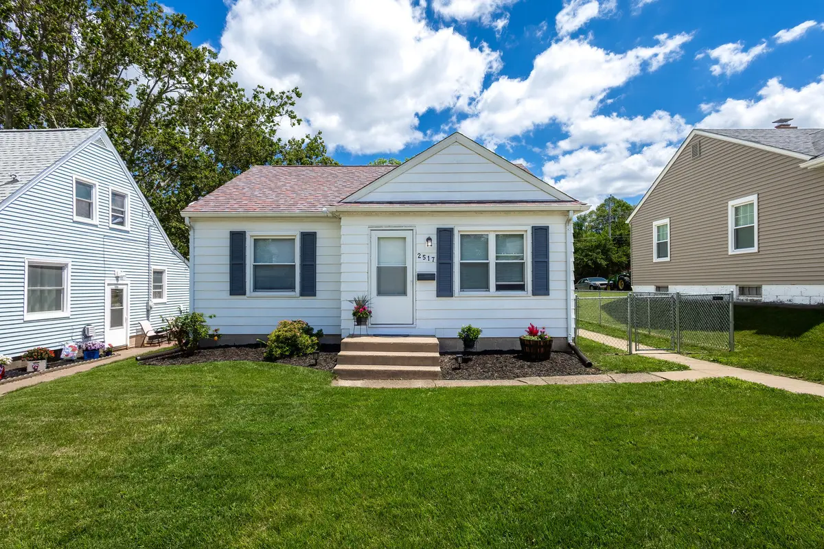 2517 Pacific ST, Davenport, IA 52804