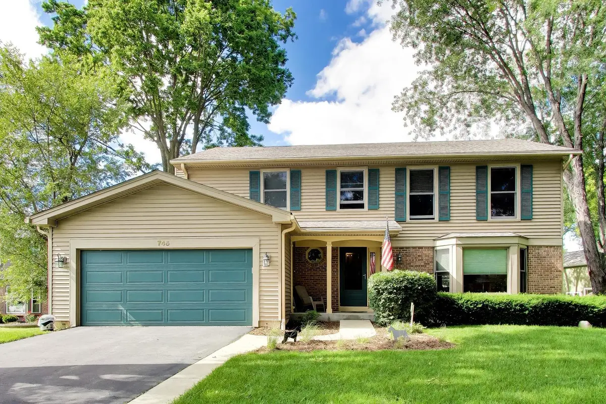 745 Newberry DR, Batavia, IL 60510