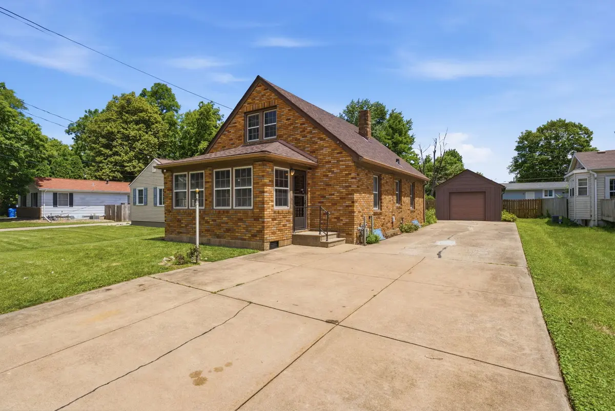 2202 44th ST, Moline, IL 61265
