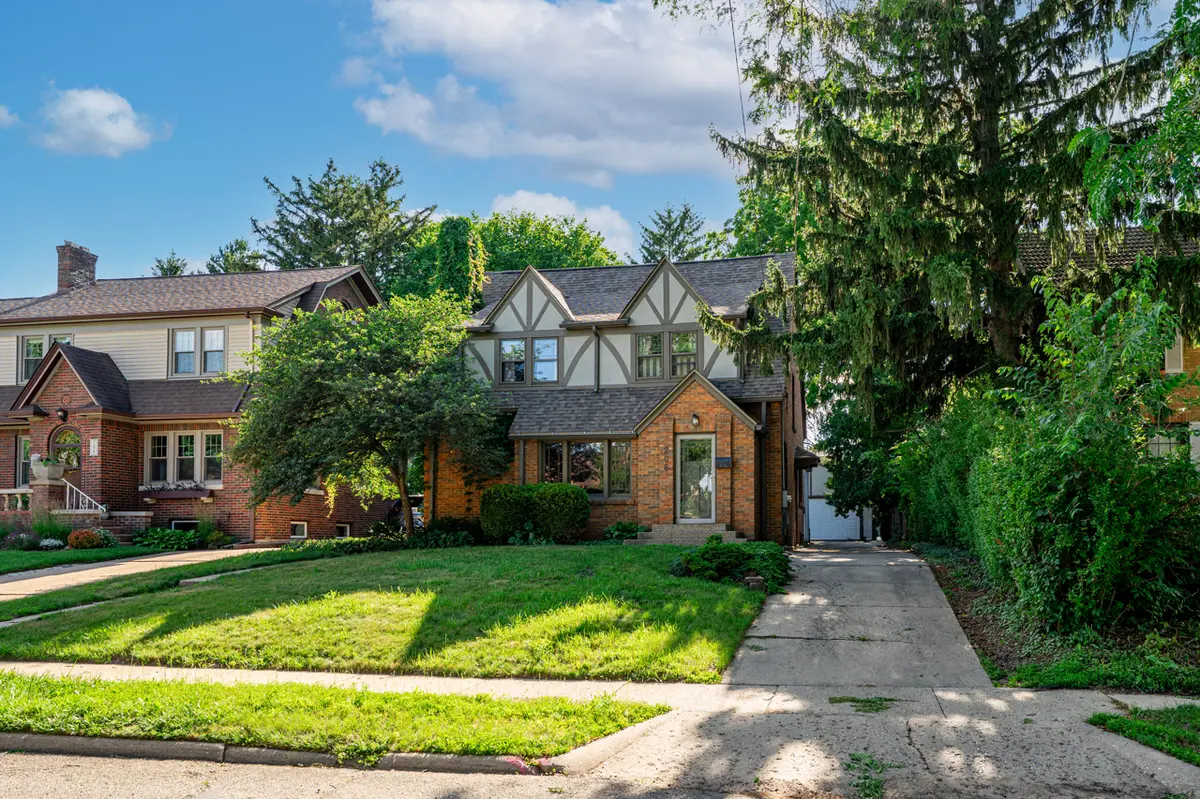 208 ROBERT AVE, Rockford, IL 61107