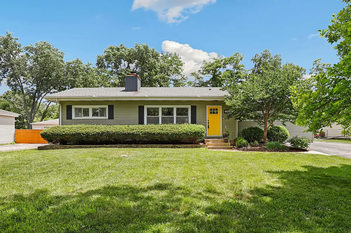 0N741 Barry AVE, Wheaton, IL 60187