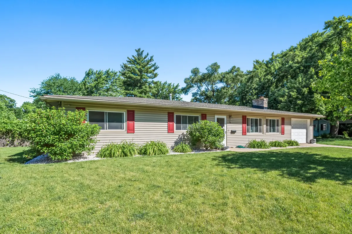 11 Scarsdale RD, Montgomery, IL 60538