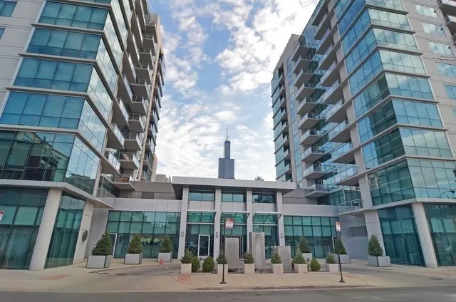123 S Green ST #402B, Chicago, IL 60607